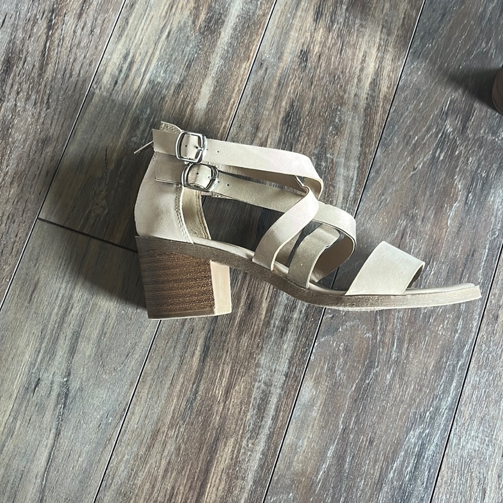 Heeled sandals size 7